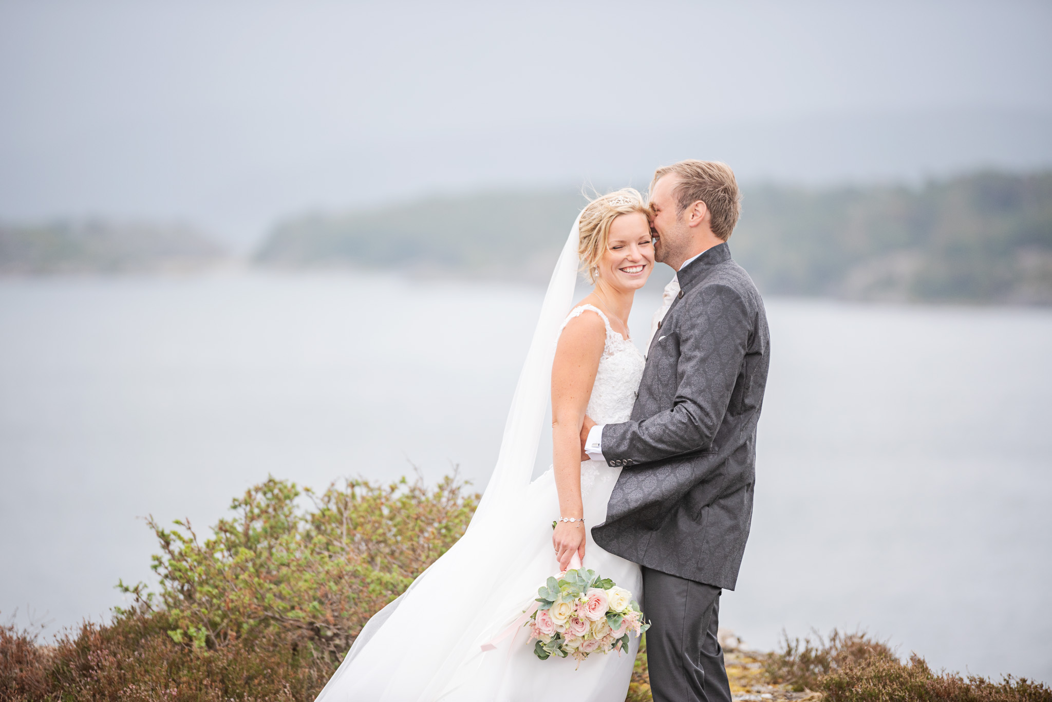 Caroline & Christoffer – Bröllop på Tjörn